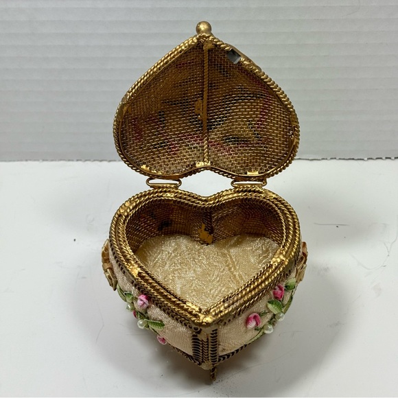 Victorian Style Heart Shaped Trinket Box-Fabric-Ribbon Art/Gild Metal Frame 3in - Picture 6 of 14